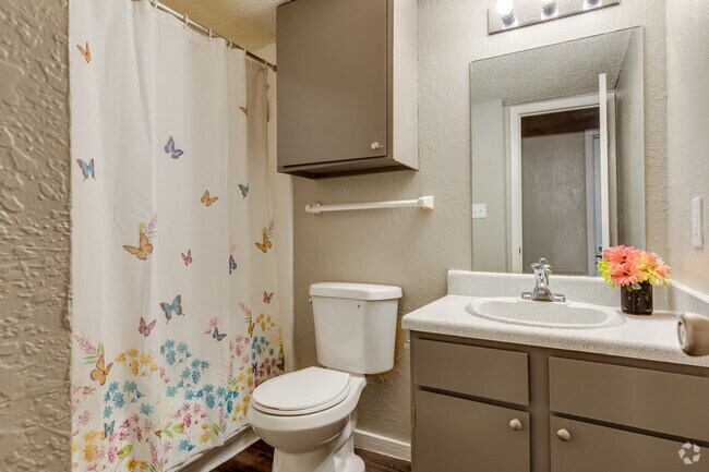 1BR, 1BA -586SF - Sawmill Apartments
