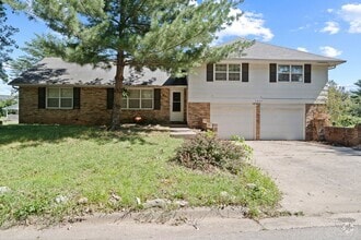 Building Photo - Charming & Newly Updated 2BR Duplex with F...