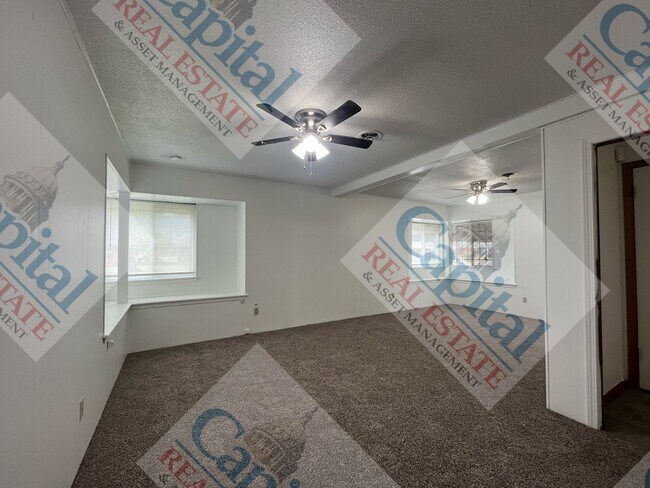 Building Photo - Spacious 3 Bedroom W/ Bonus Room