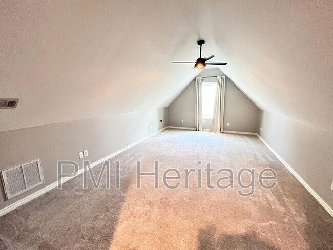 Building Photo - 4416 W Arlington Dr