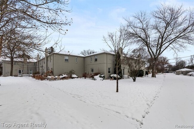 Building Photo - 1724 Graefield Rd