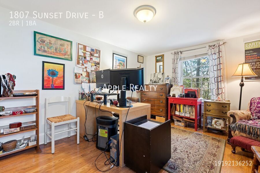 Building Photo - 1807 Sunset Dr