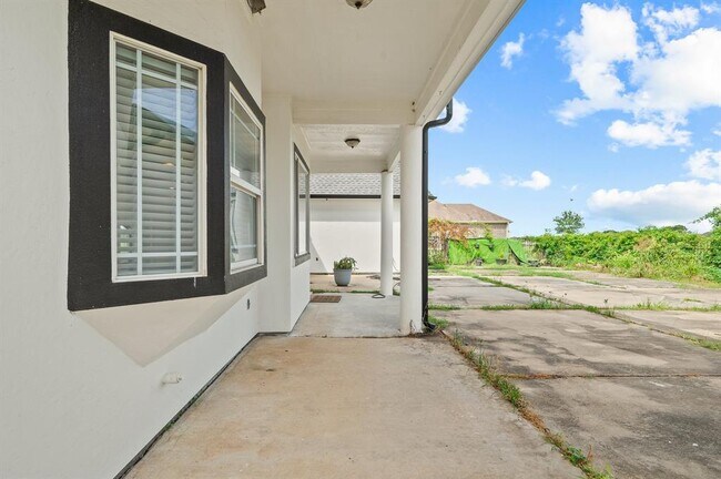 Building Photo - 13819 Lakeview Meadow Dr