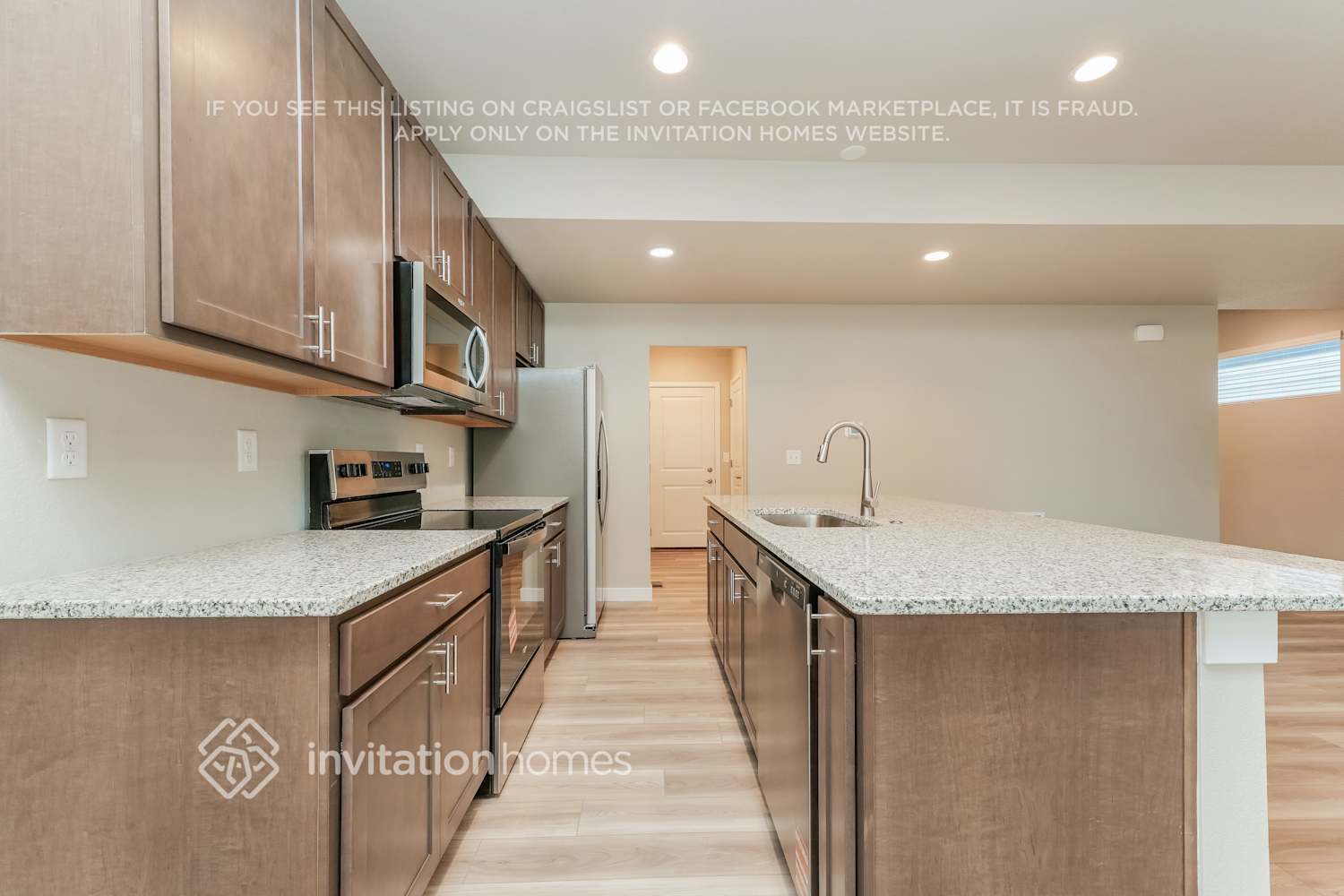 Building Photo - 13533 Arriba Dr