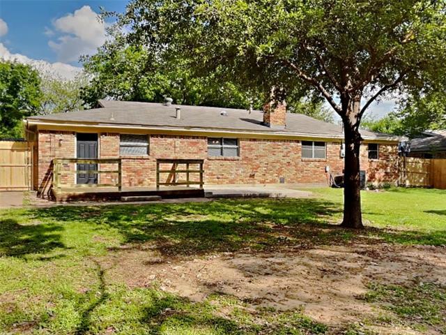 Building Photo - 825 Livingston Dr