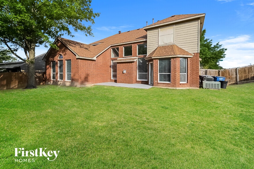 Building Photo - 8606 Granville Dr