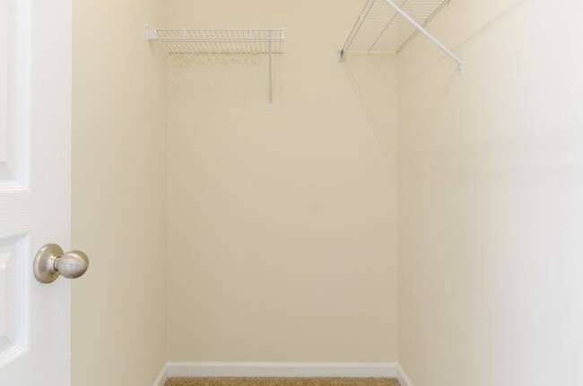 Building Photo - "Charming 3-Bedroom Home with 2 Full Baths in Beautiful Belmont!"