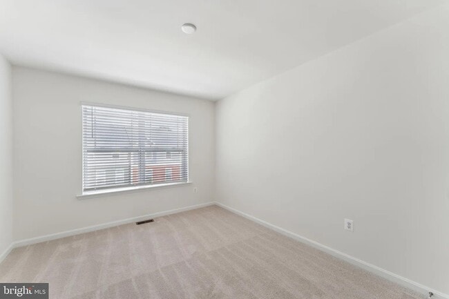 Building Photo - 204 Jenkins Way