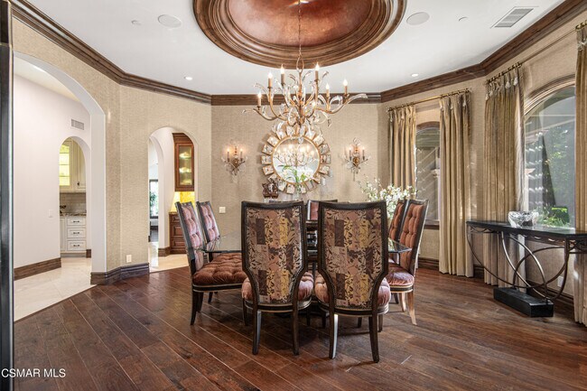 Building Photo - 4358 Cresthaven Dr