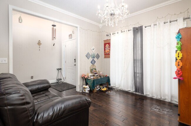 Building Photo - 4Bd/3.5Ba Home Available