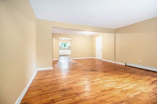 Building Photo - 392 Firwood St