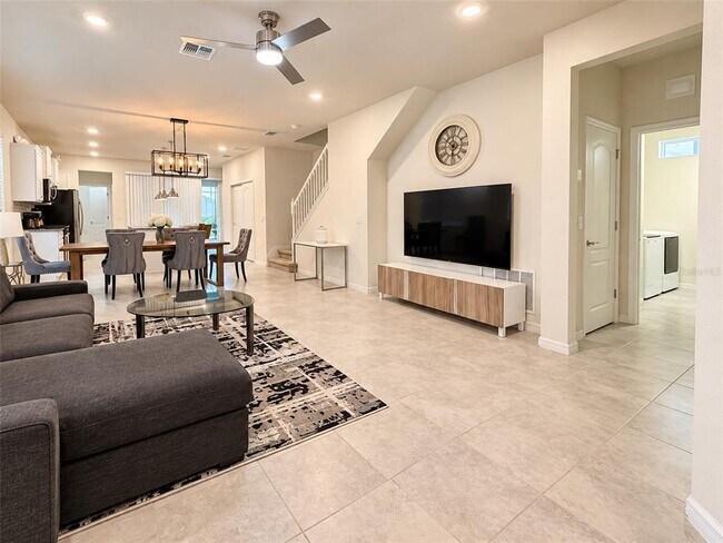 Building Photo - 7328 Oakmoss Loop