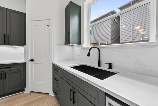 Building Photo - 971 Highland Lgt Ln