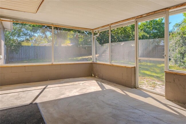 Building Photo - 150 Lady Susan Ct