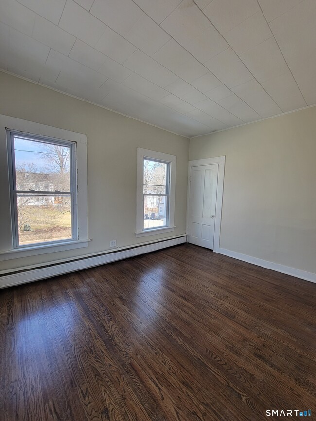 Building Photo - 260 Summit St