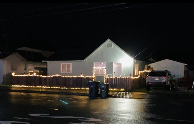 Very festive in the holidays! - 125 S 8th St