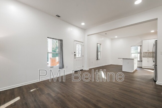 Building Photo - 1321 Bridges Ave SW