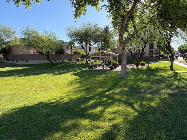 Building Photo - 5233 E Carmel Ave