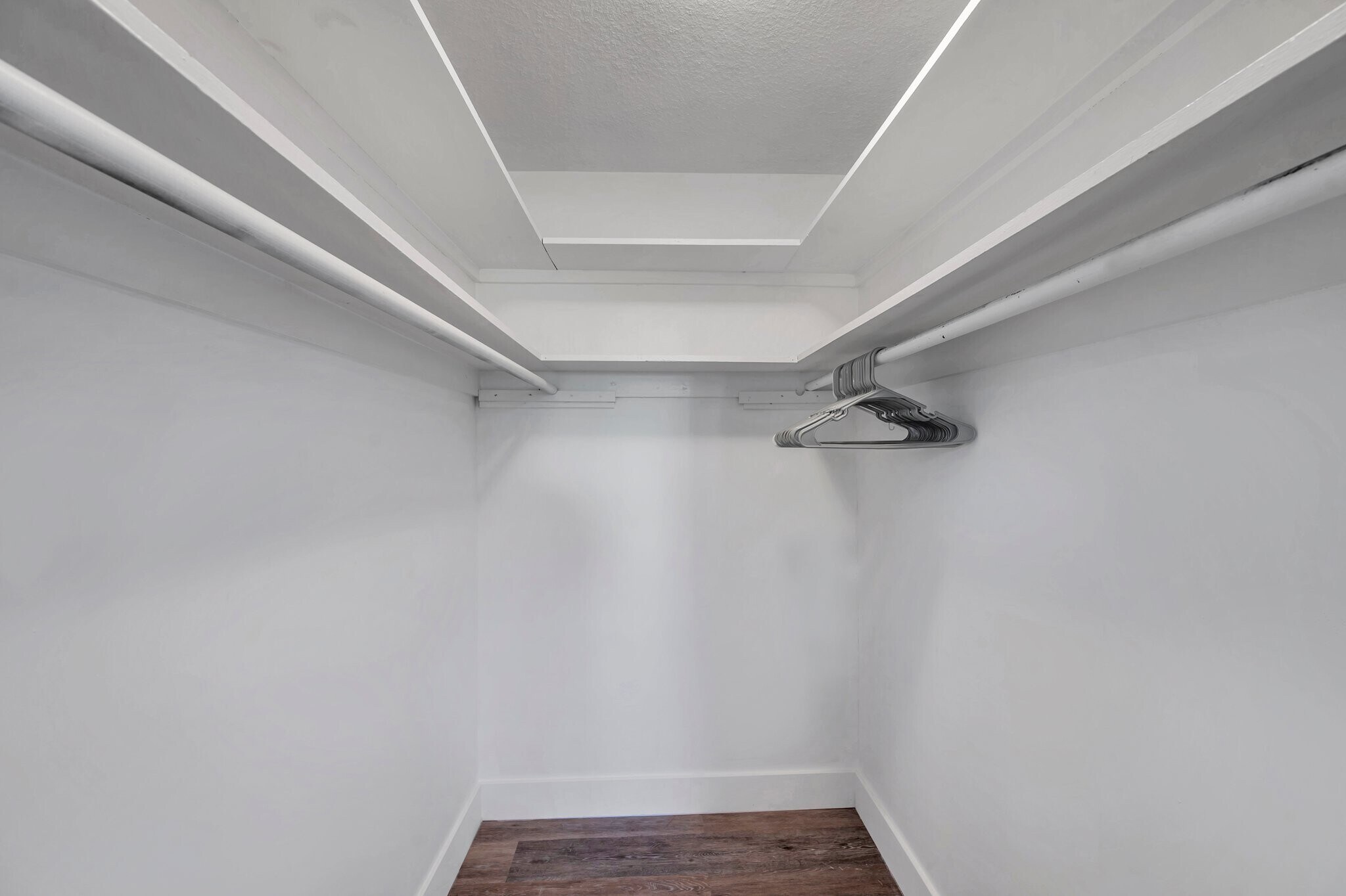 Building Photo - 921 7th St NW