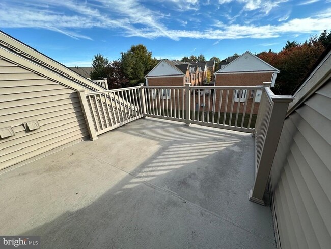 Building Photo - 3697 Ambrose Hills Rd