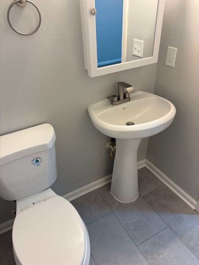 Building Photo - Charming & NEWLY Renovated 2-Bedroom Condo...