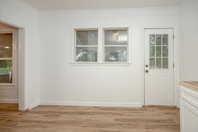 Building Photo - Freshly Renovated Rental Property!