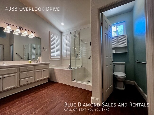 Building Photo - 4988 Overlook Dr