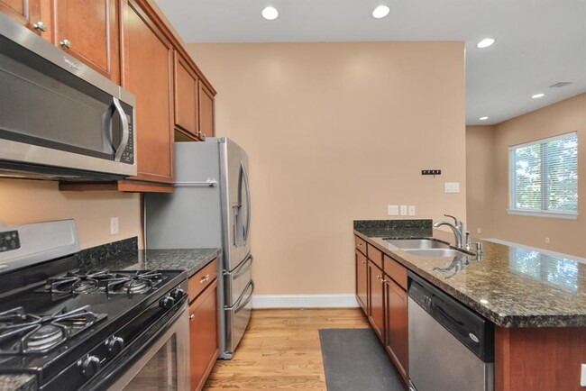 Building Photo - 2918 Leeland St