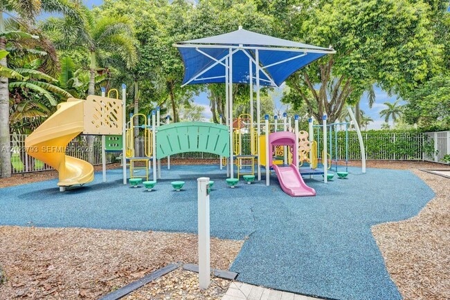Building Photo - 21461 Sawmill Ct