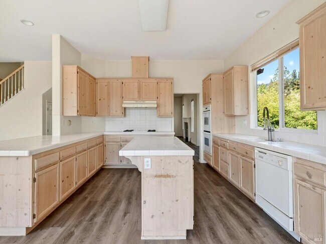 Building Photo - 5794 Owl Hill Ave