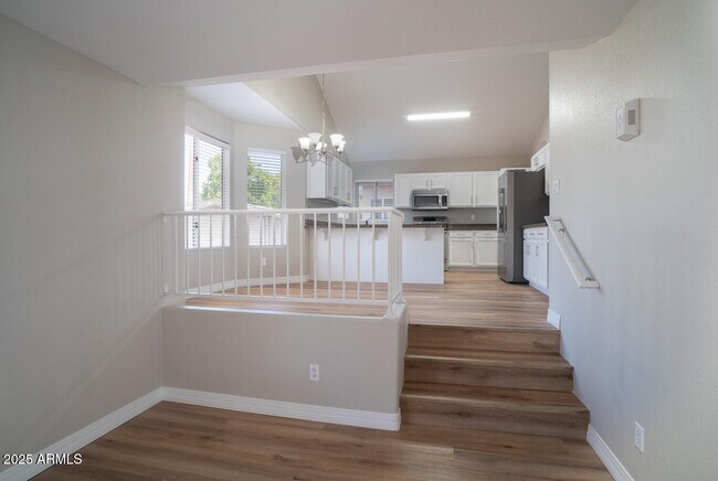 Building Photo - 2550 E Taro Ln