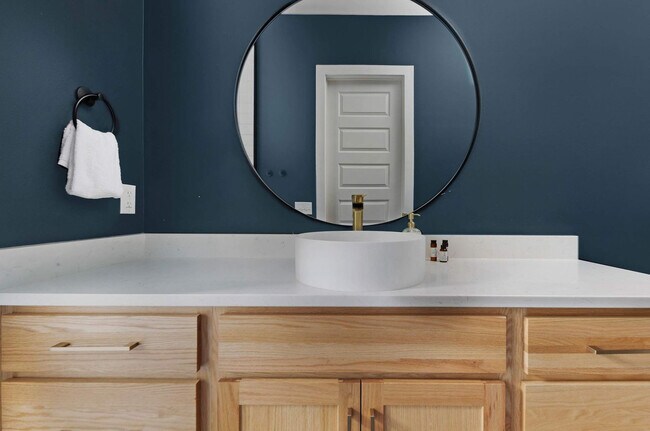 Building Photo - 911 Ramsey St