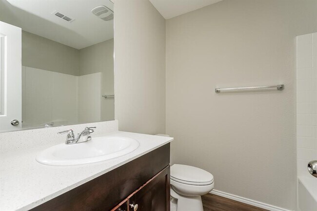 Building Photo - 1705 Avery Pointe Dr