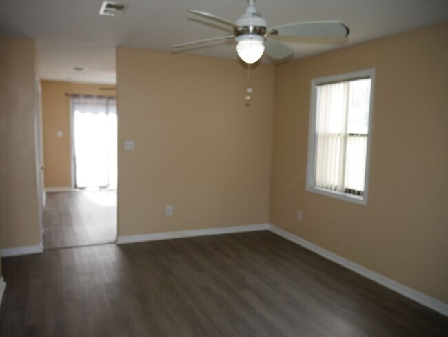Building Photo - 1600 Windsong Ct