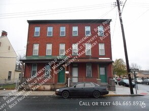 Building Photo - Newly updated 2 Br apartment Heat included