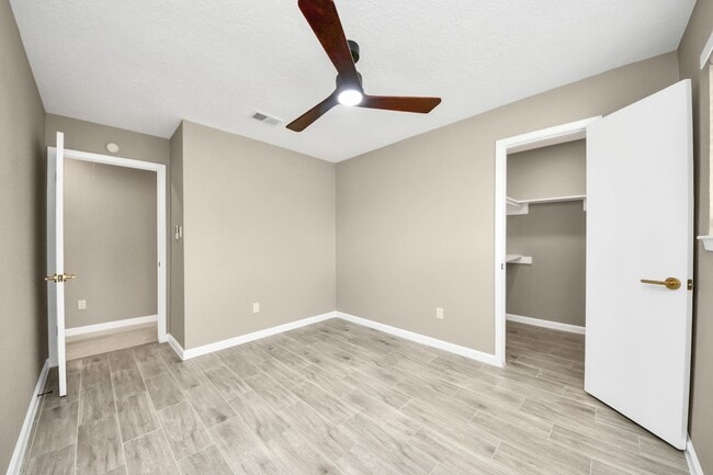 Building Photo - 16222 Forest Bend Ave