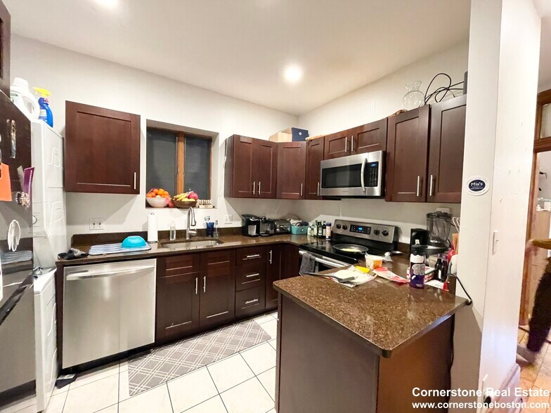 Building Photo - 616 Columbus Ave