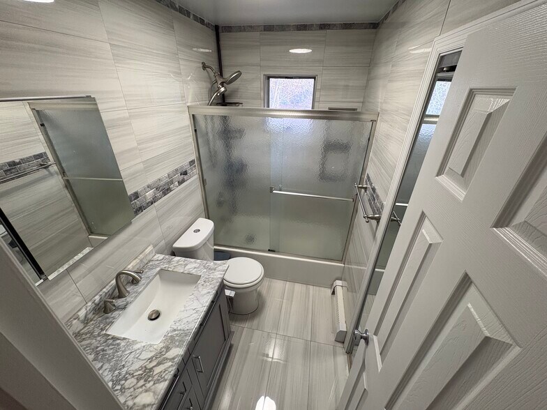 Building Photo - 411 Boyle Rd