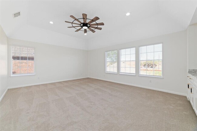 Building Photo - 2719 Oakland Dr