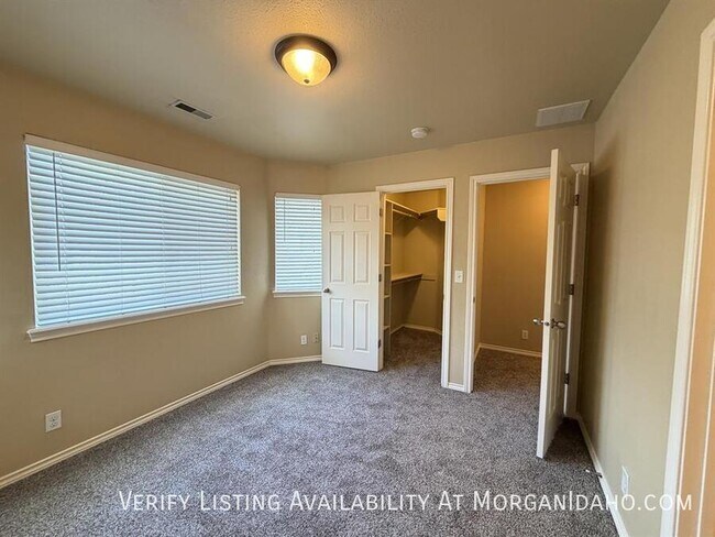 Building Photo - 6698 Poplar-