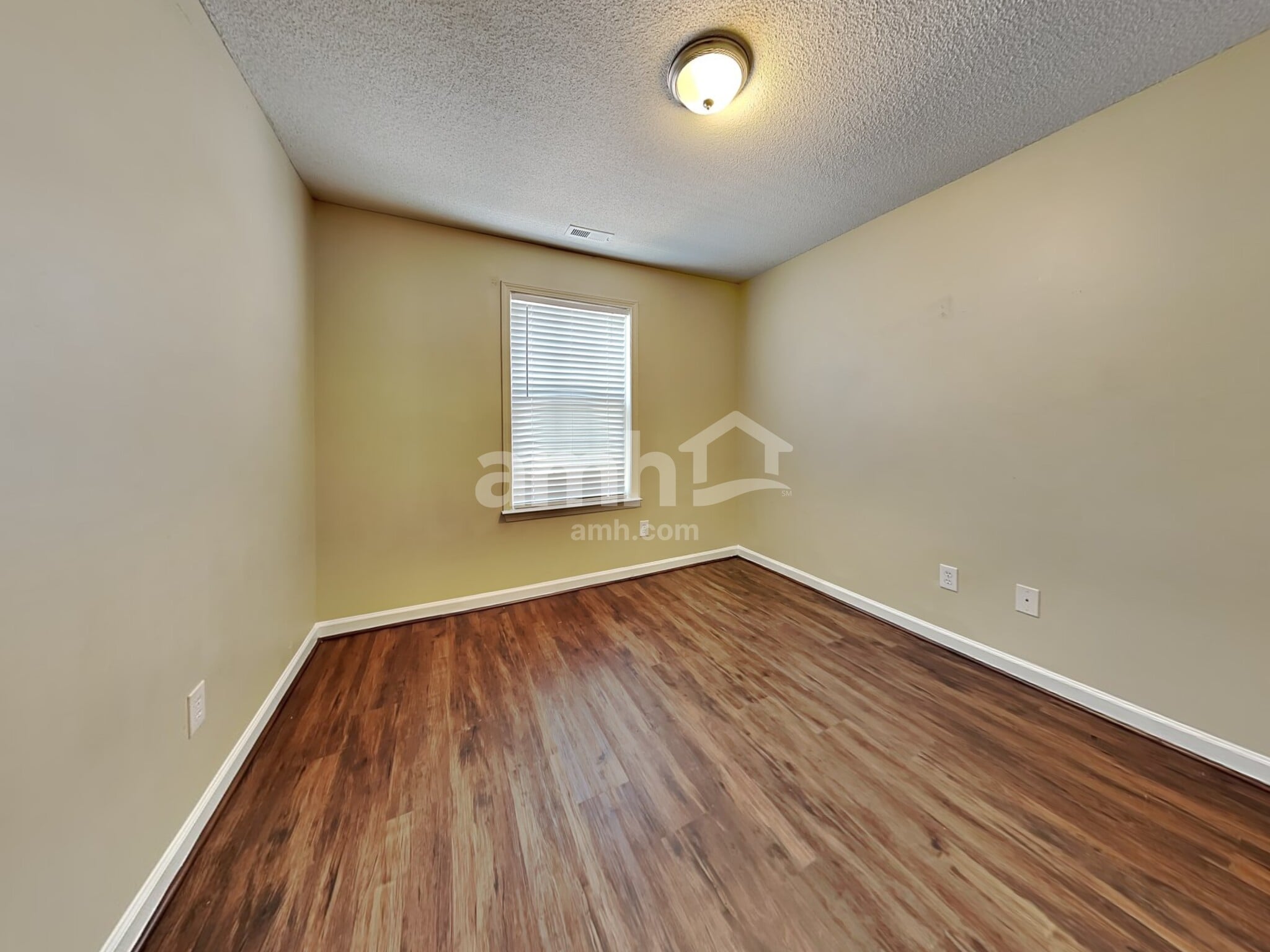 Building Photo - 209 Kindlewood Dr