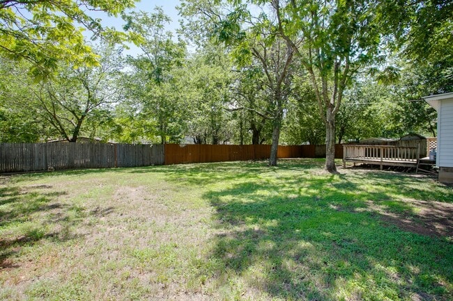 Building Photo - 116 Corbin Ln