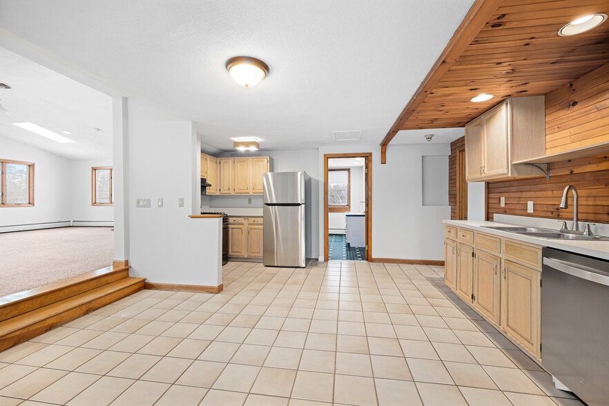 Building Photo - 122 Wood St