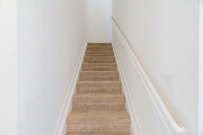 Building Photo - 8618 Via Mar Via