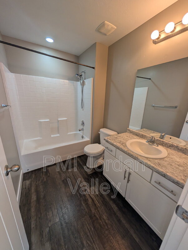 Building Photo - 5077 Arete Way