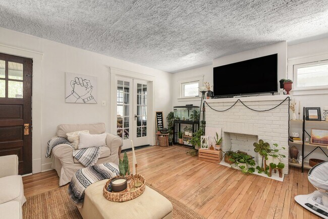 Building Photo - 3977 W 23rd St