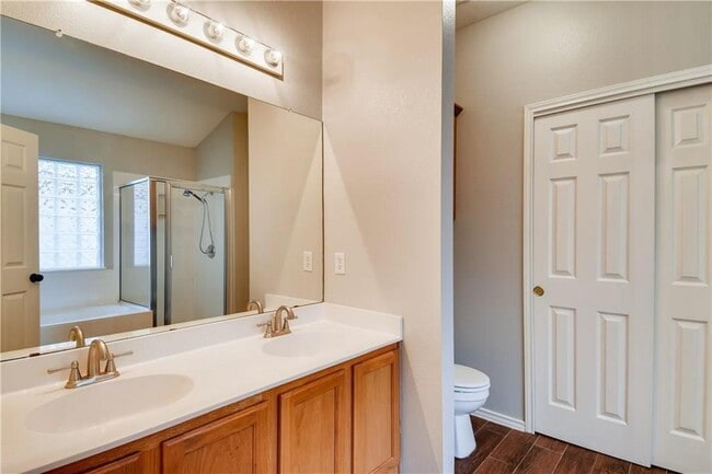 Building Photo - 903 Peyton Pl