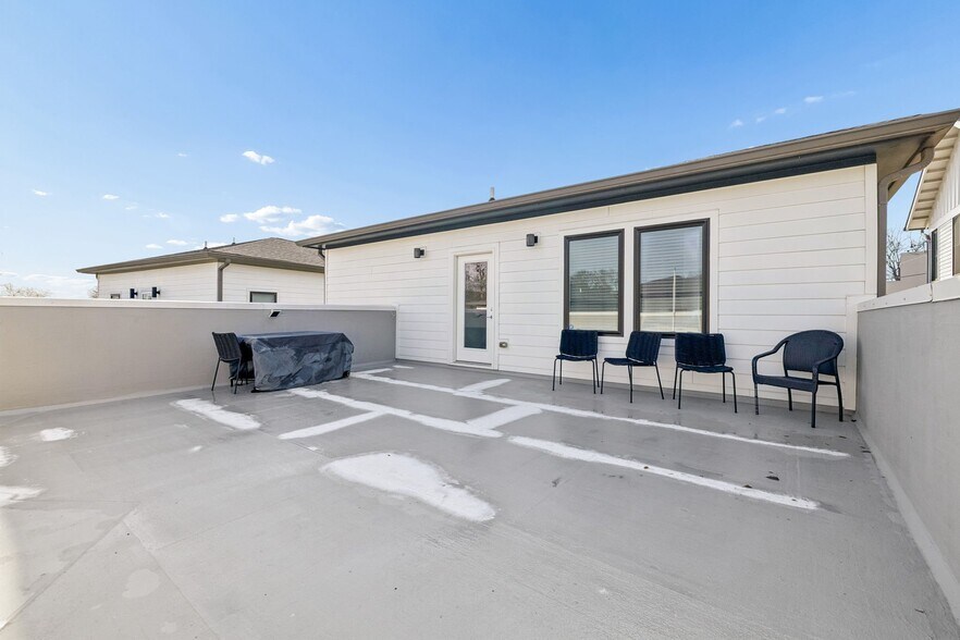 Building Photo - 914C Acklen Ave