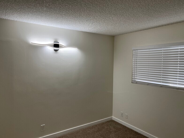 Building Photo - 36 Brooks Ave