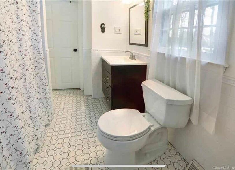 Building Photo - 29 N Hill Rd